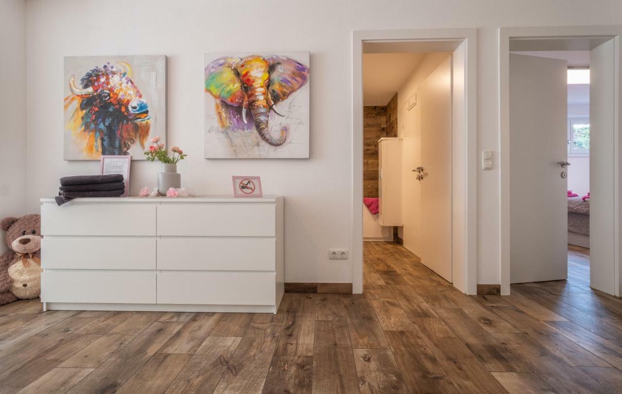 Moderne Souterrain-Wohnung Anif Eksteriør bilde